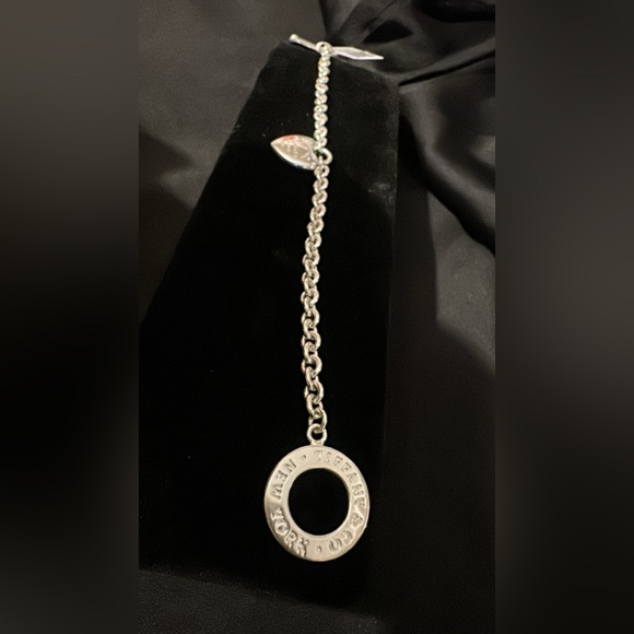 T & Co. Sterling Silver Heart Charm Bracelet - Picture 5 of 9